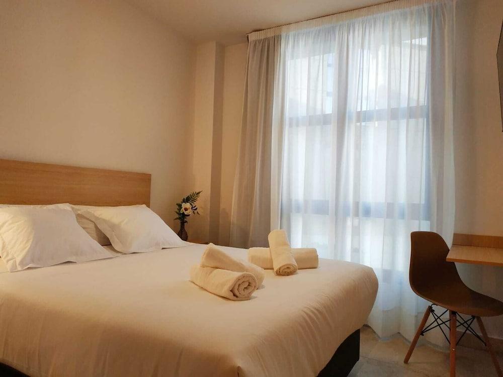 Iraipe Logrono Hotel Екстериор снимка
