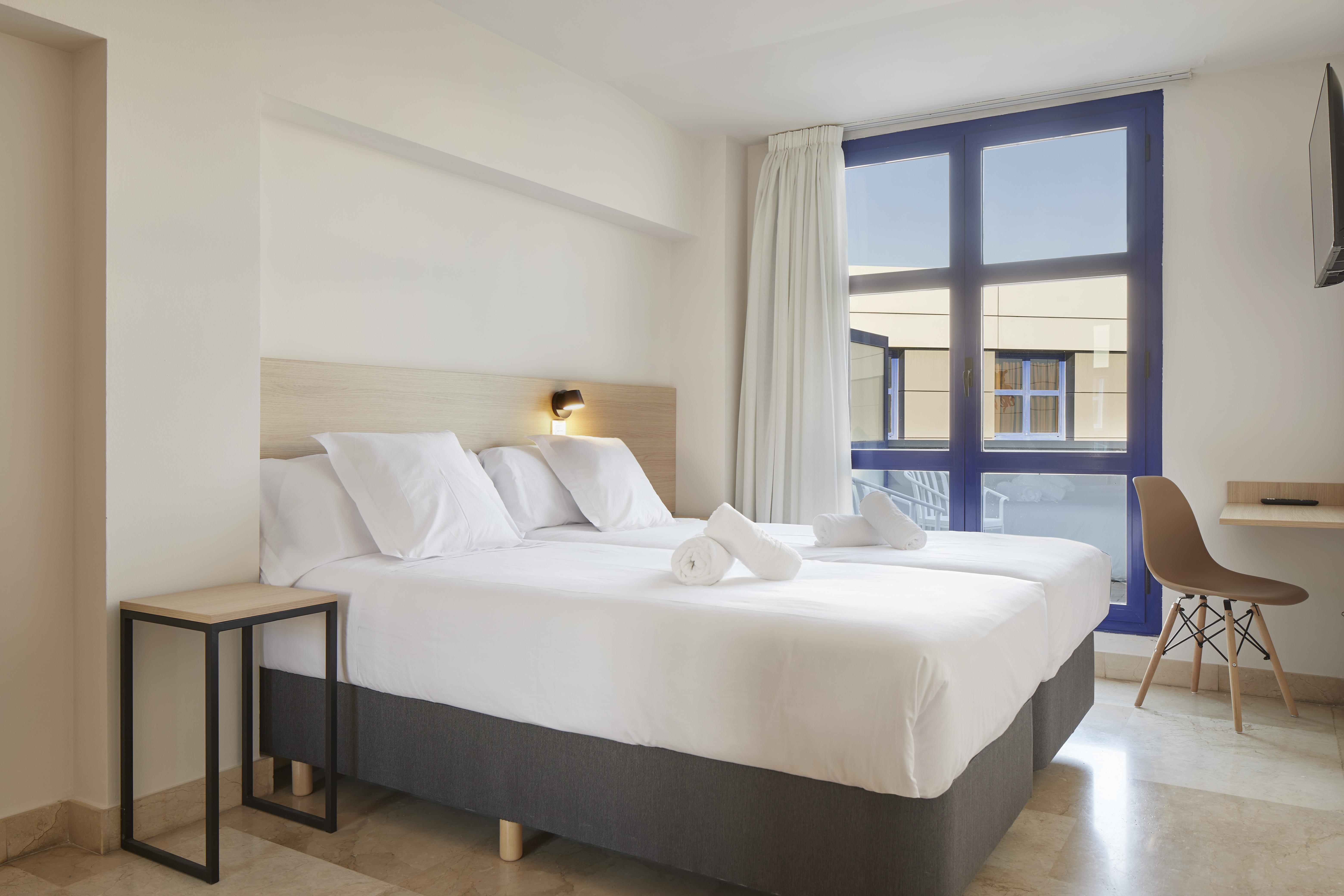 Iraipe Logrono Hotel Екстериор снимка